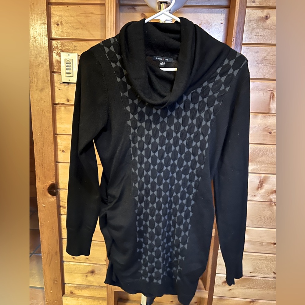 EUC black tunic cowl neck sweater. Women’s size small